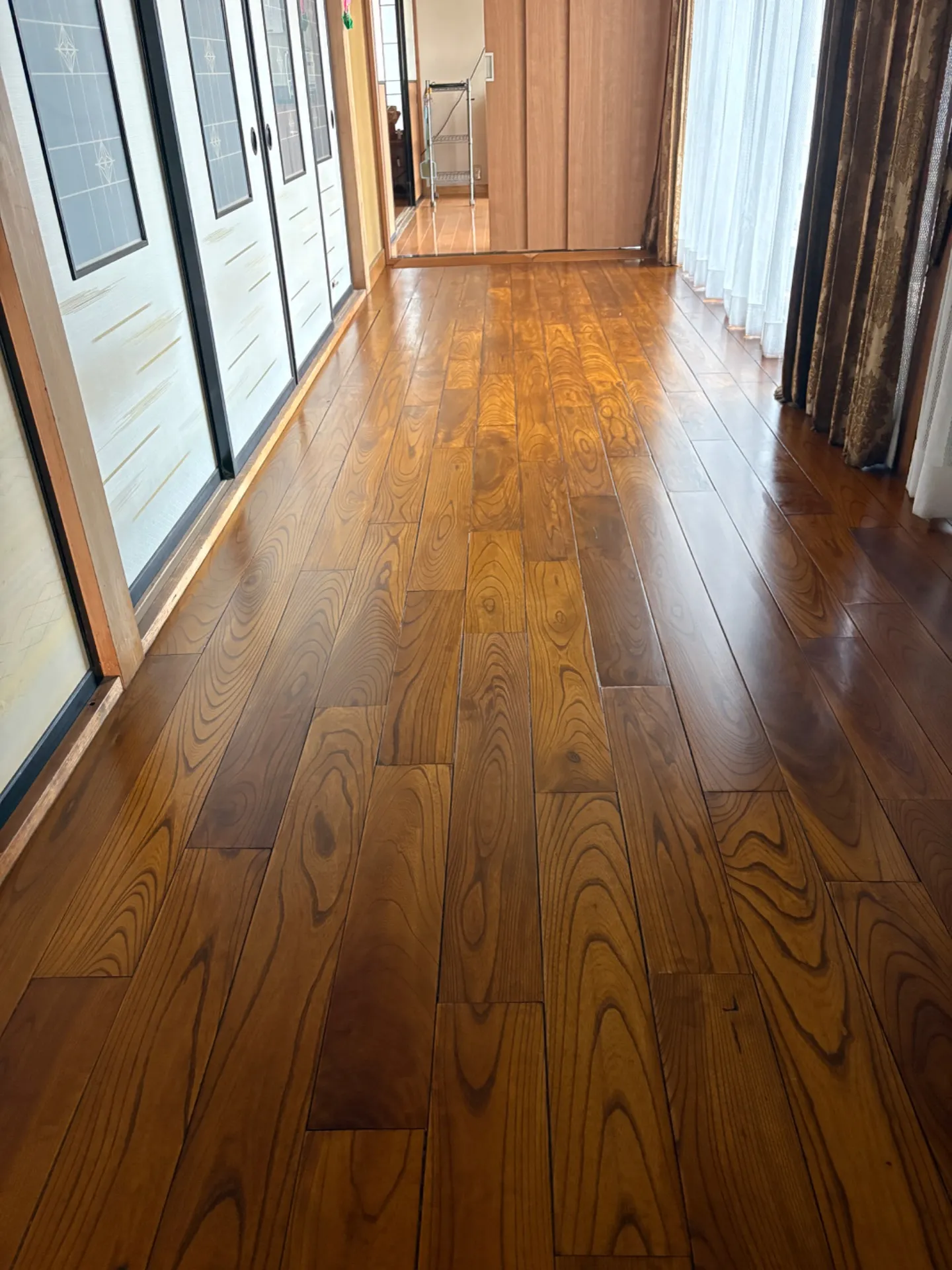 伊那市でフローリング床の補修・塗装工事 傷んだ床をコストを抑えて美しく再生